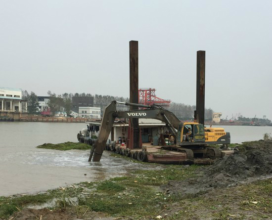 2方液压抓斗式挖泥船