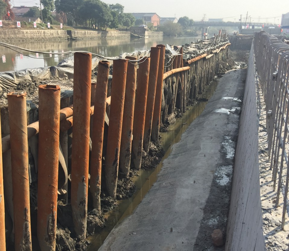 河道挡墙施工-双排桩围堰构筑.JPG